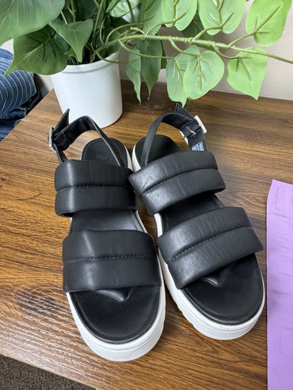 UGG Zayne Slingback Black Puffer Leather Sandals Slides Women Size 8